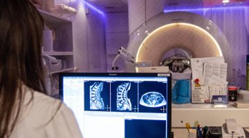 Risonanza Magnetica alla Colonna Vertebrale